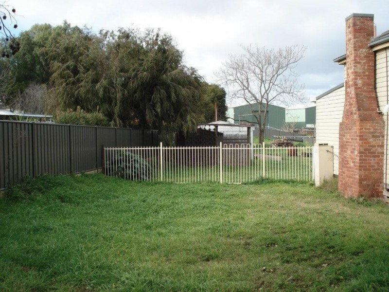 196 Eaglehawk Road, Long Gully VIC 3550