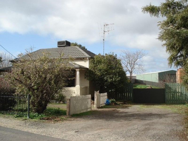 196 Eaglehawk Road, Long Gully VIC 3550