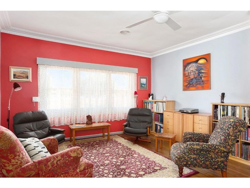 16 Neil Street, Kangaroo Flat VIC 3555