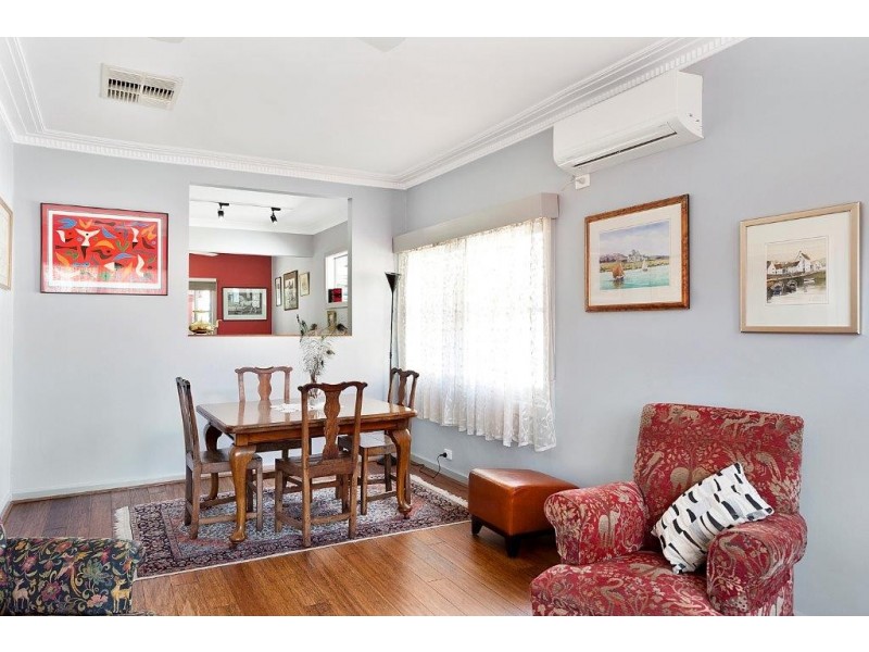 16 Neil Street, Kangaroo Flat VIC 3555