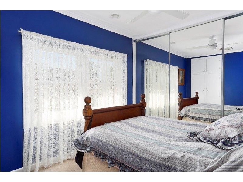 16 Neil Street, Kangaroo Flat VIC 3555