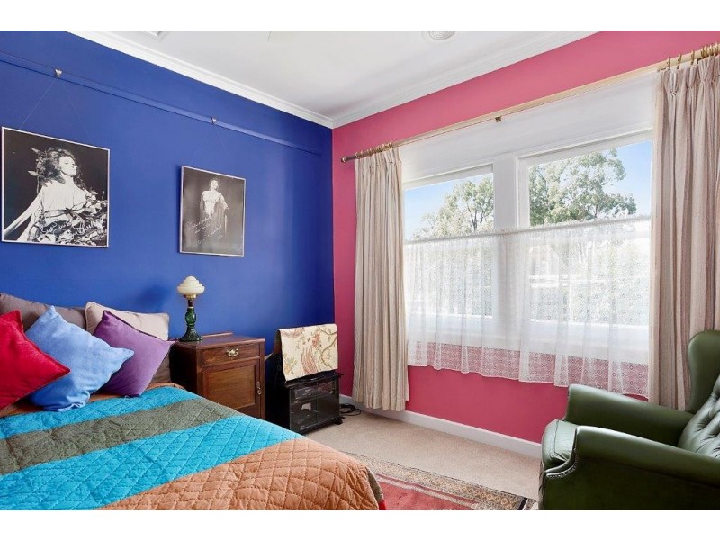 16 Neil Street, Kangaroo Flat VIC 3555