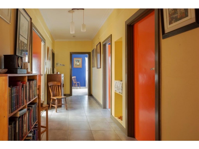 16 Neil Street, Kangaroo Flat VIC 3555