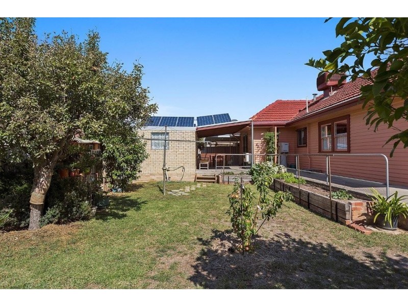 16 Neil Street, Kangaroo Flat VIC 3555
