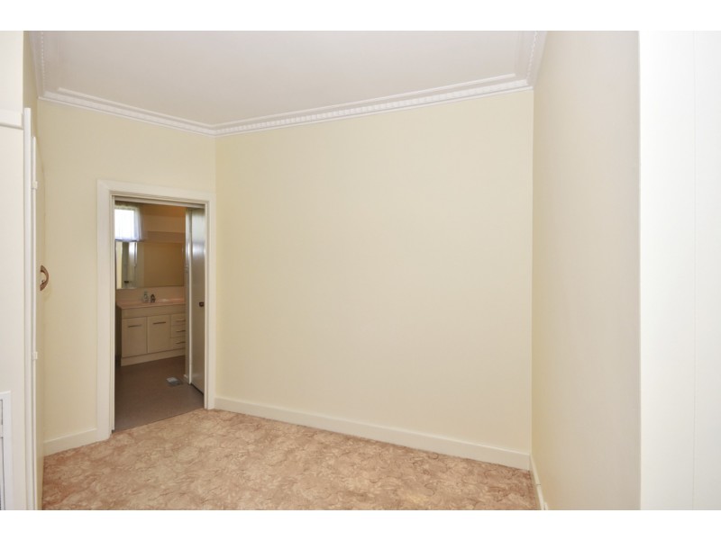 192 High Street, Kangaroo Flat VIC 3555