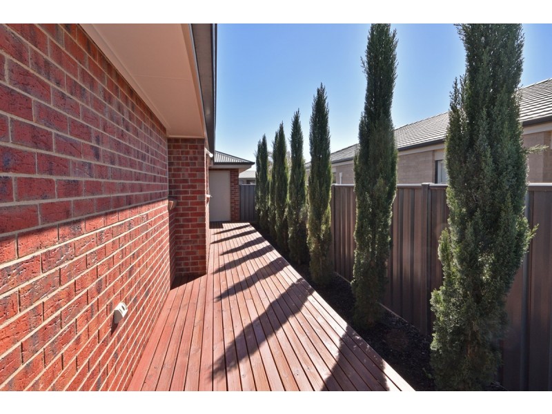242 Station Street, Ascot VIC 3551