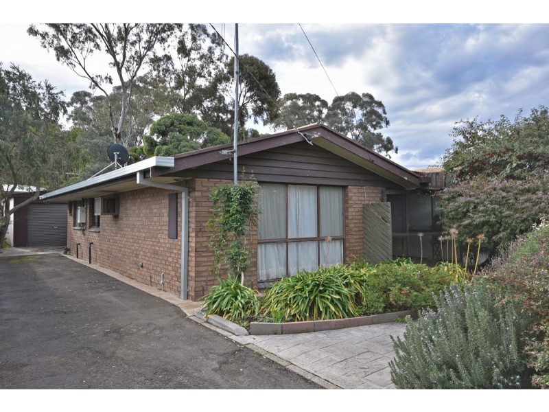 110 Crusoe Road, Kangaroo Flat VIC 3555