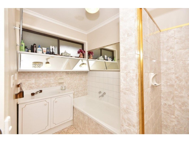 110 Crusoe Road, Kangaroo Flat VIC 3555