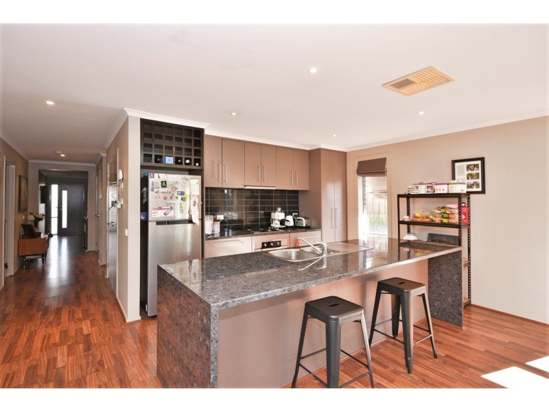 16 Soldatos Drive, Golden Square VIC 3555