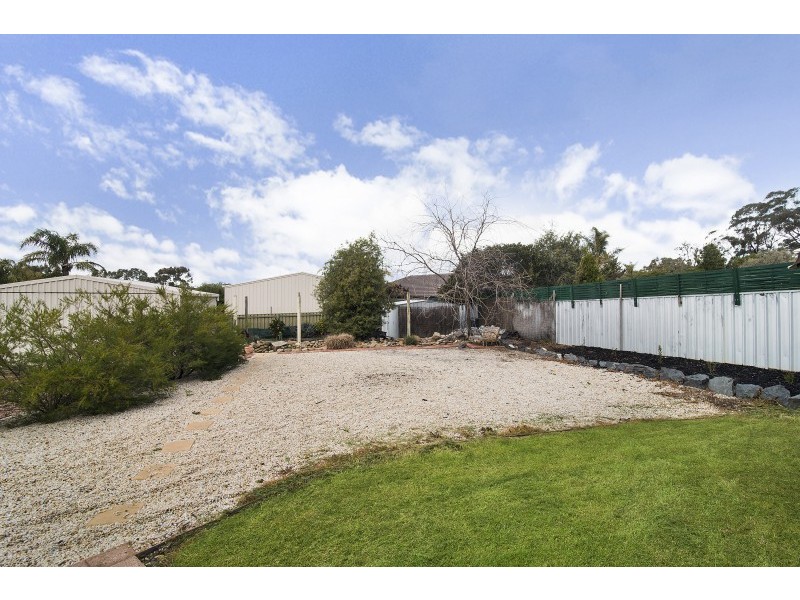 16 Yarunga Drive, Kangaroo Flat VIC 3555