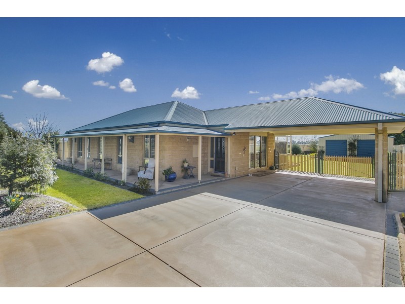 6 Dingee Road, Rochester VIC 3561