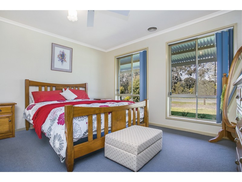 6 Dingee Road, Rochester VIC 3561