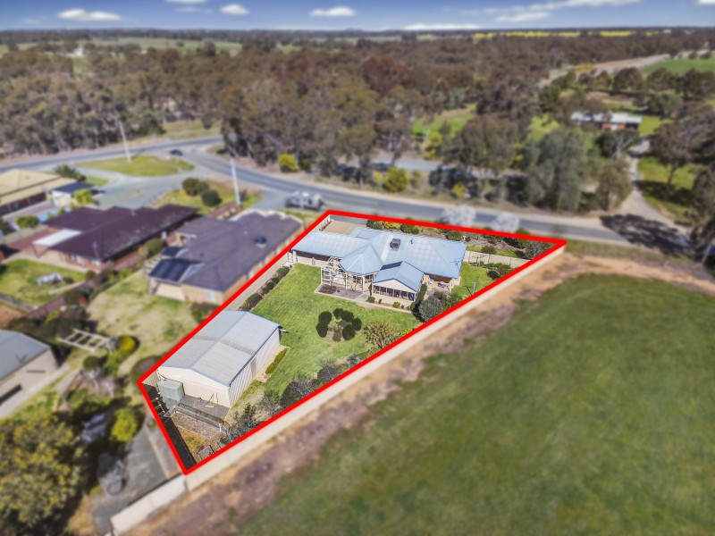 6 Dingee Road, Rochester VIC 3561