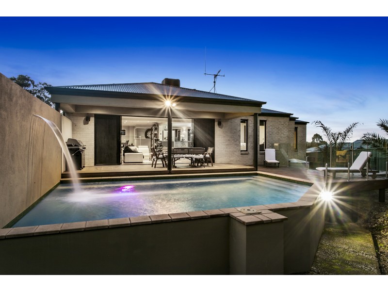 13 Federation Terrace, Kennington VIC 3550