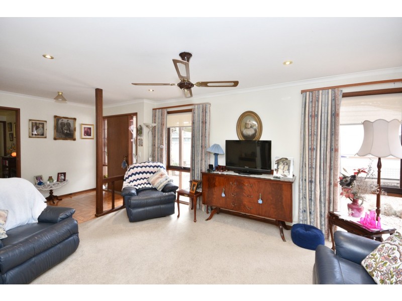 38 Crusoe Road, Kangaroo Flat VIC 3555