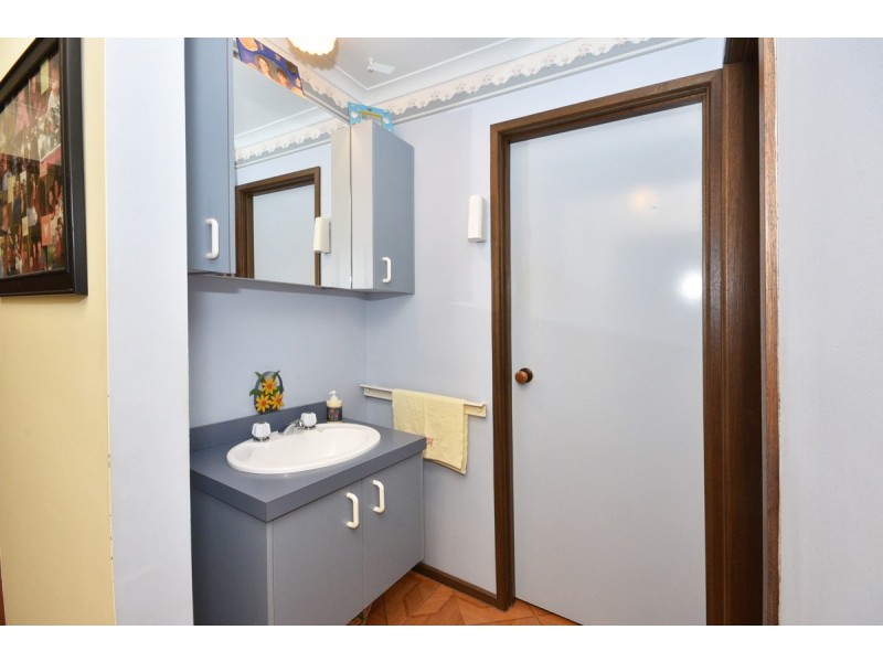 38 Crusoe Road, Kangaroo Flat VIC 3555