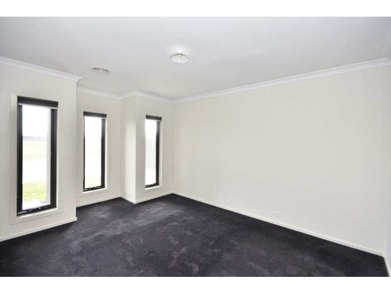 4 Oakbank Place, Marong VIC 3515