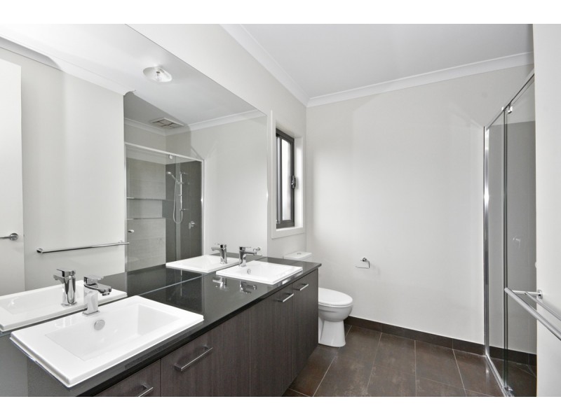 4 Oakbank Place, Marong VIC 3515