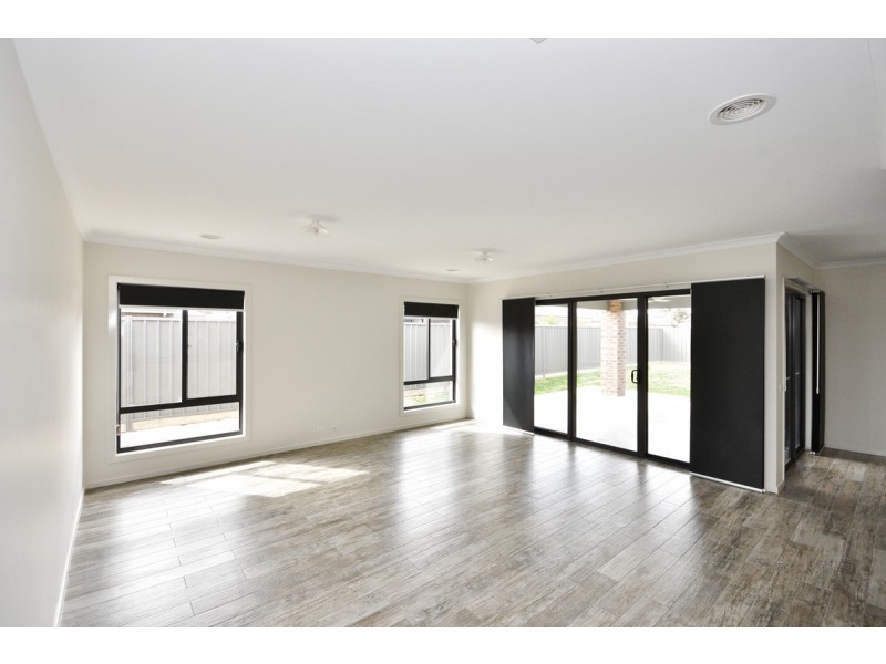 4 Oakbank Place, Marong VIC 3515