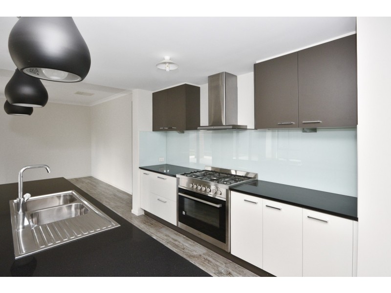 4 Oakbank Place, Marong VIC 3515