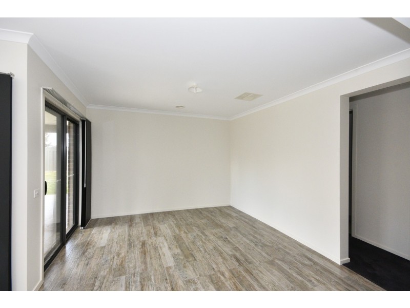 4 Oakbank Place, Marong VIC 3515