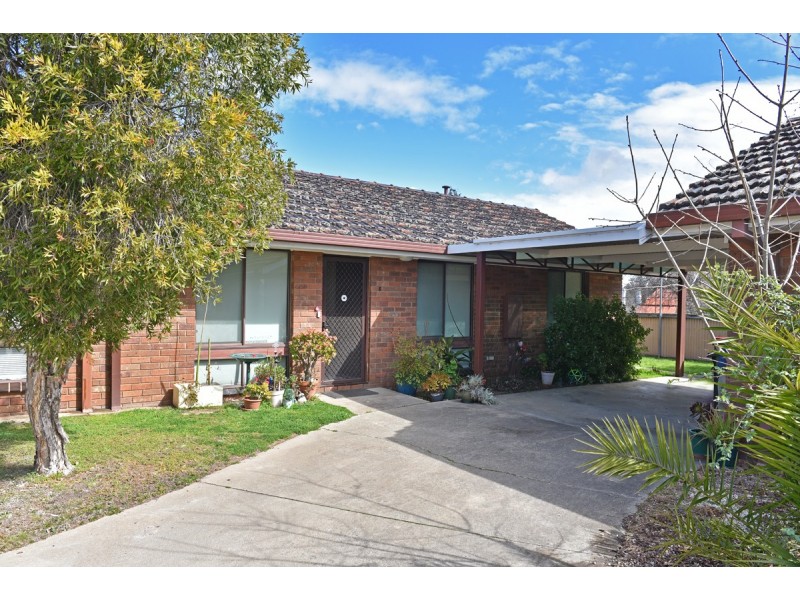 8/12 Ligar Street, Kennington VIC 3550