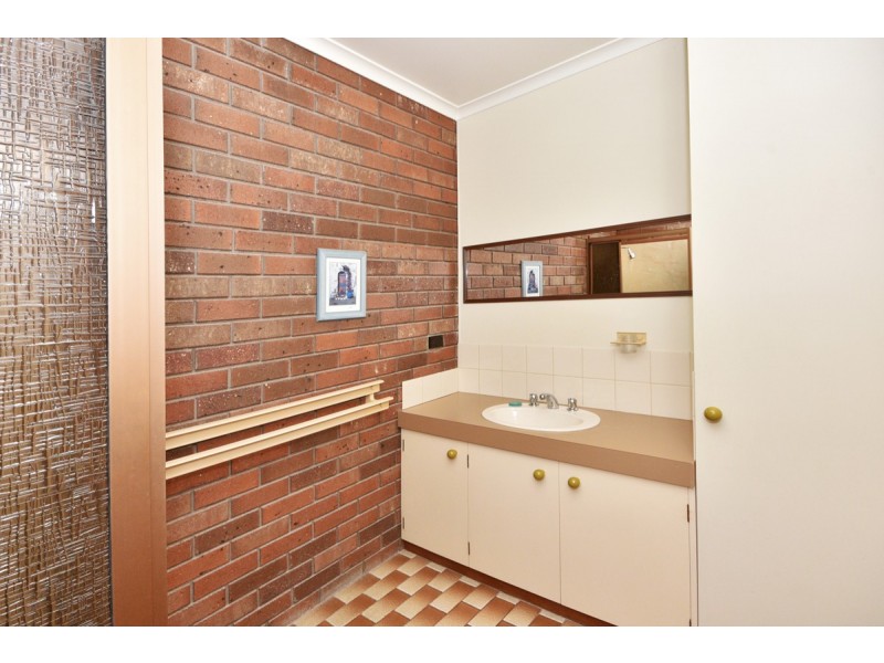 8/12 Ligar Street, Kennington VIC 3550