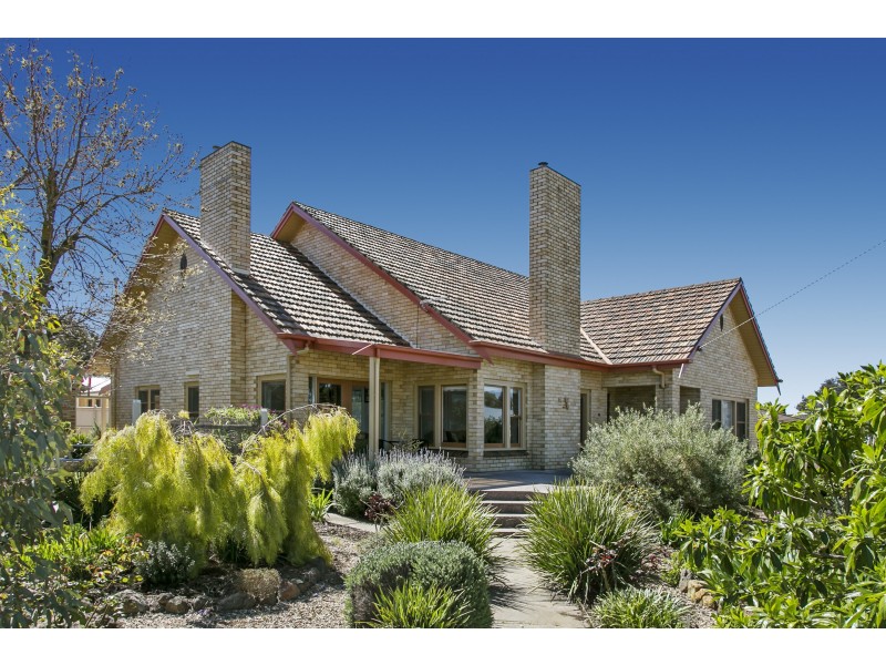 61 Simpsons Road, Eaglehawk VIC 3556