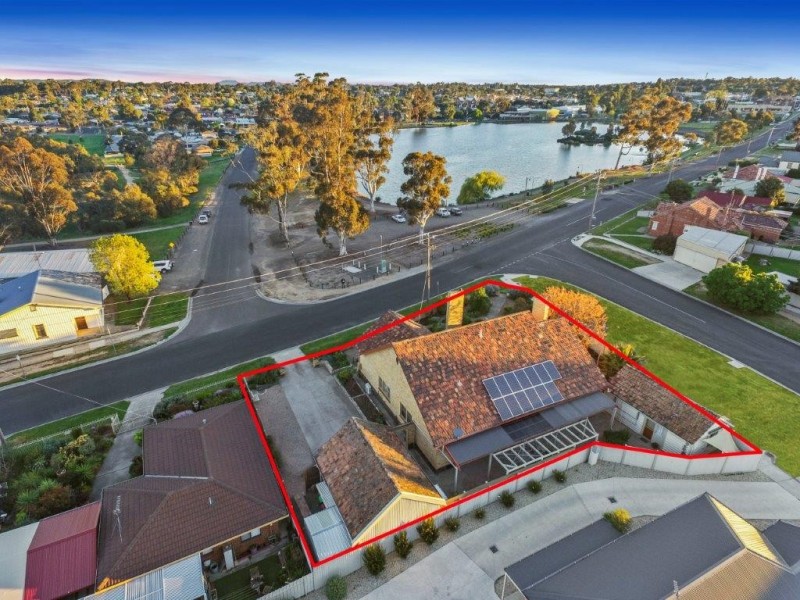 61 Simpsons Road, Eaglehawk VIC 3556