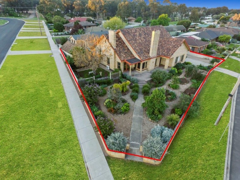 61 Simpsons Road, Eaglehawk VIC 3556
