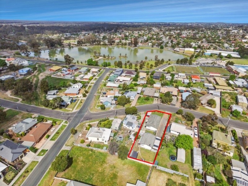 49 & 49A Kirkwood Road, Eaglehawk VIC 3556