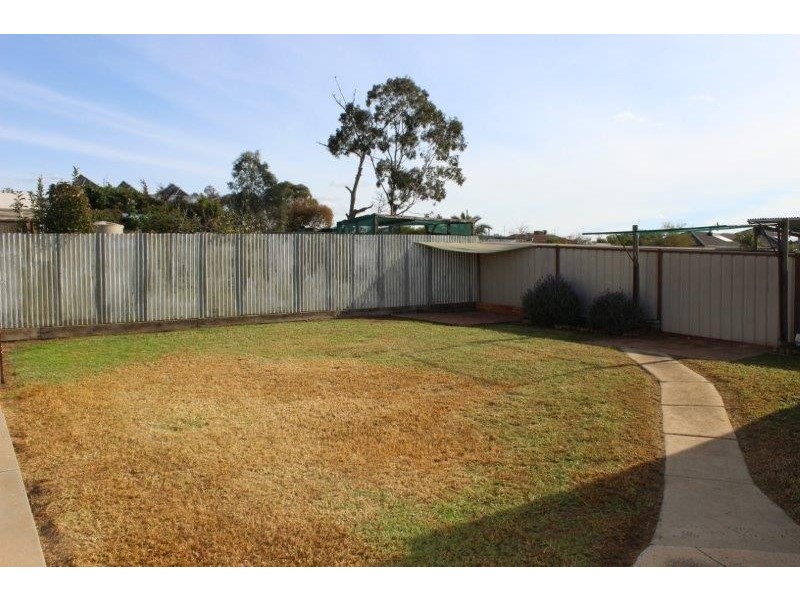 49 & 49A Kirkwood Road, Eaglehawk VIC 3556