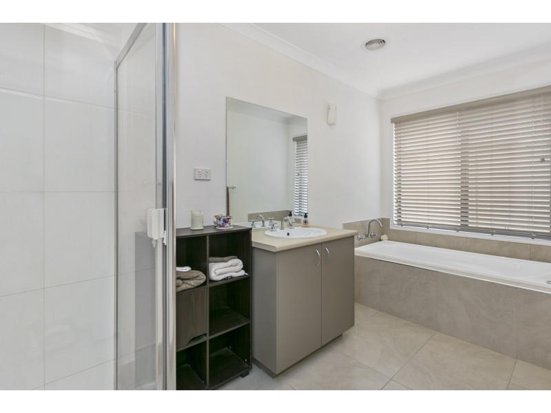 39 Manna Gum Drive, Epsom VIC 3551