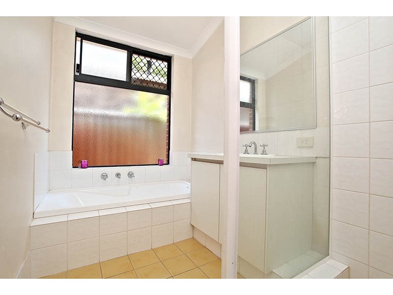 47 Walpole Street, St James WA 6102