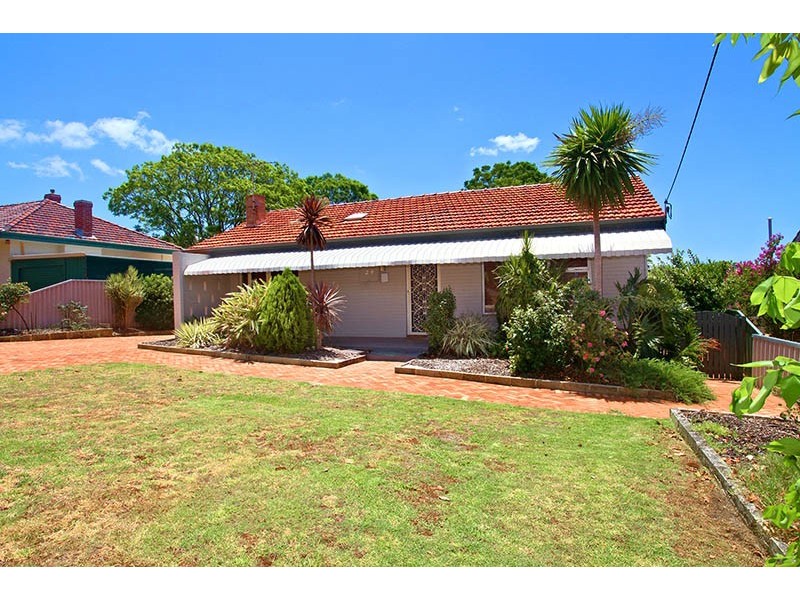 24 Clinton Avenue, St James WA 6102