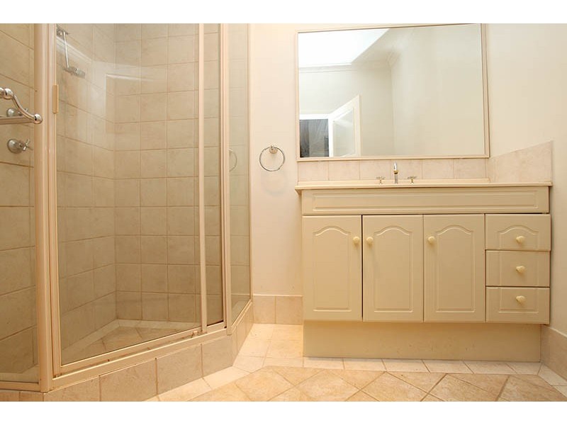 24 Clinton Avenue, St James WA 6102