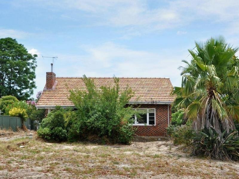 26 Clinton Avenue, St James WA 6102