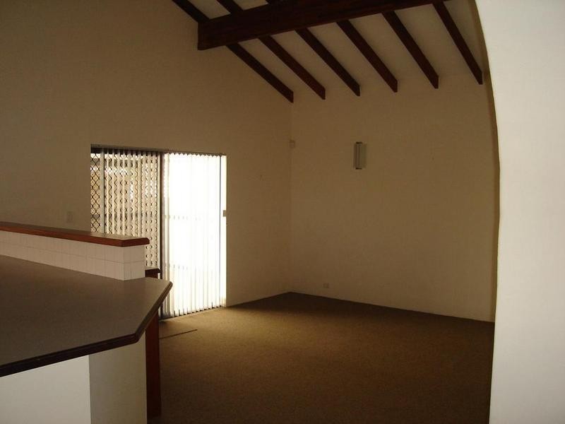 18 Knutsford Avenue, Rivervale WA 6103