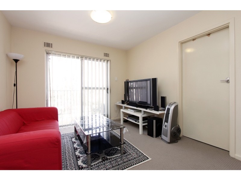 10/1041-45 Albany Highway, St James WA 6102