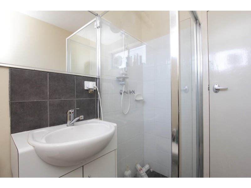 10/1041-45 Albany Highway, St James WA 6102