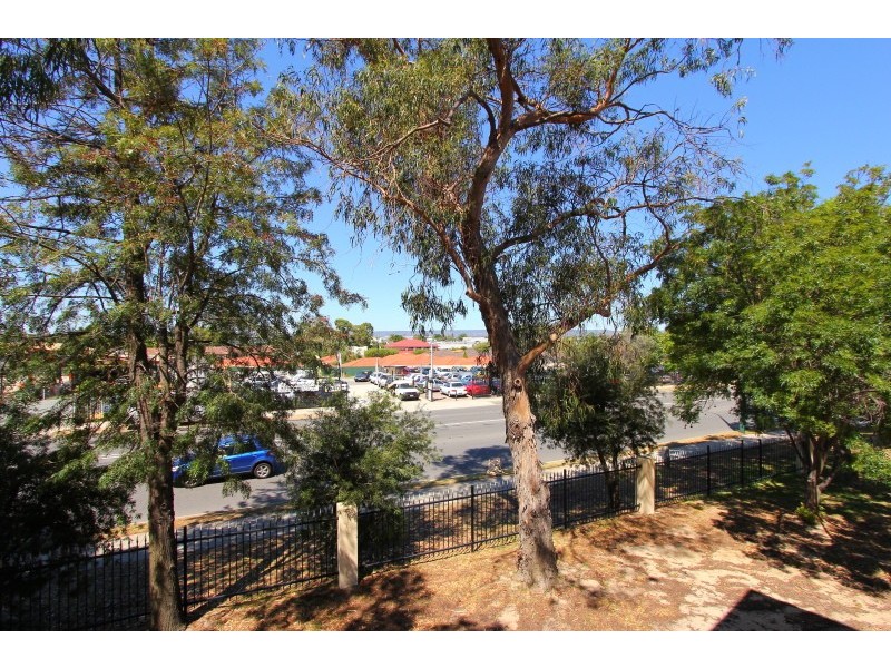 10/1041-45 Albany Highway, St James WA 6102