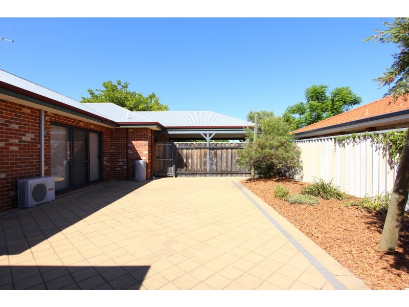 1/18 Burlington Street, St James WA 6102