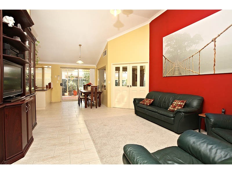 52 Pitt Street, St James WA 6102