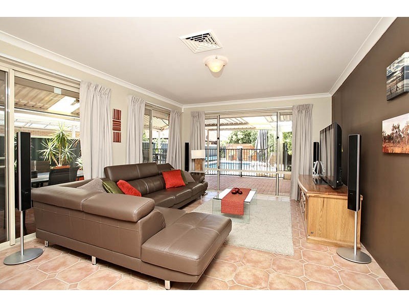 52 Pitt Street, St James WA 6102