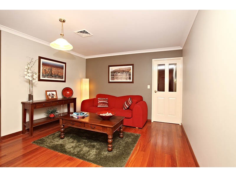 52 Pitt Street, St James WA 6102