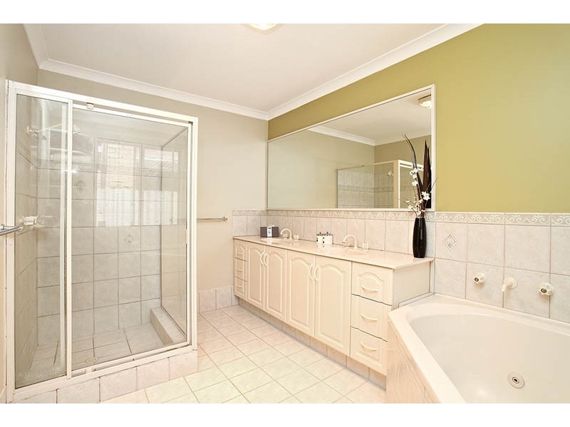 52 Pitt Street, St James WA 6102