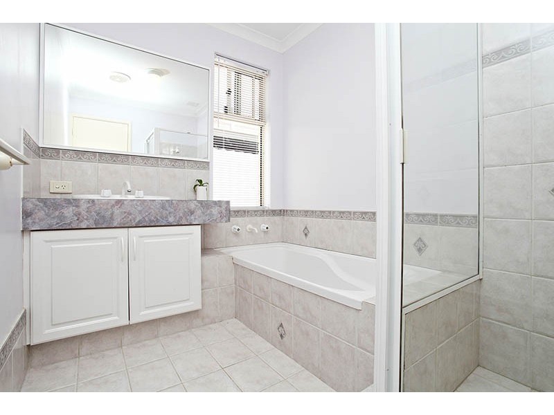 52 Pitt Street, St James WA 6102