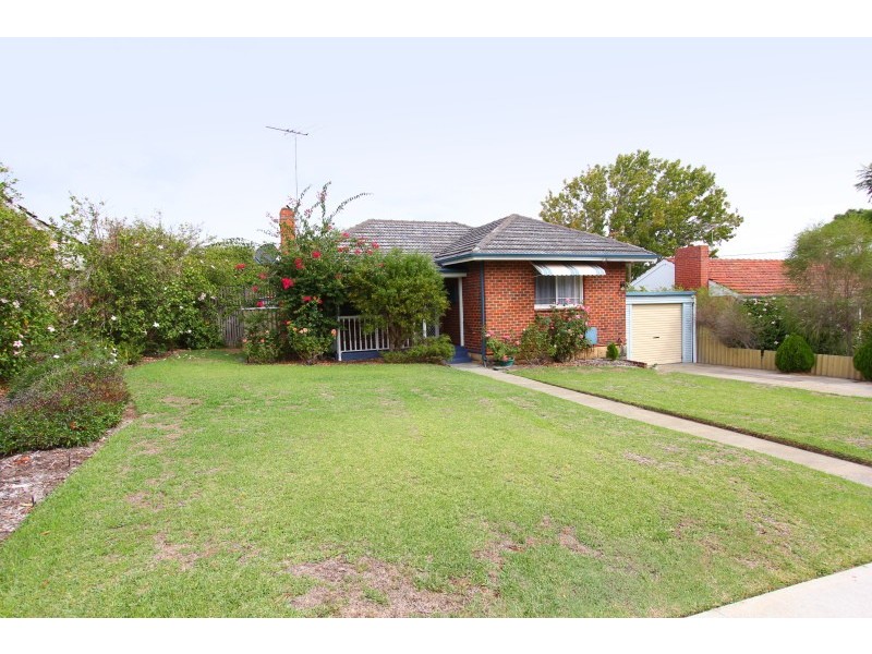 5 Clinton Avenue, St James WA 6102