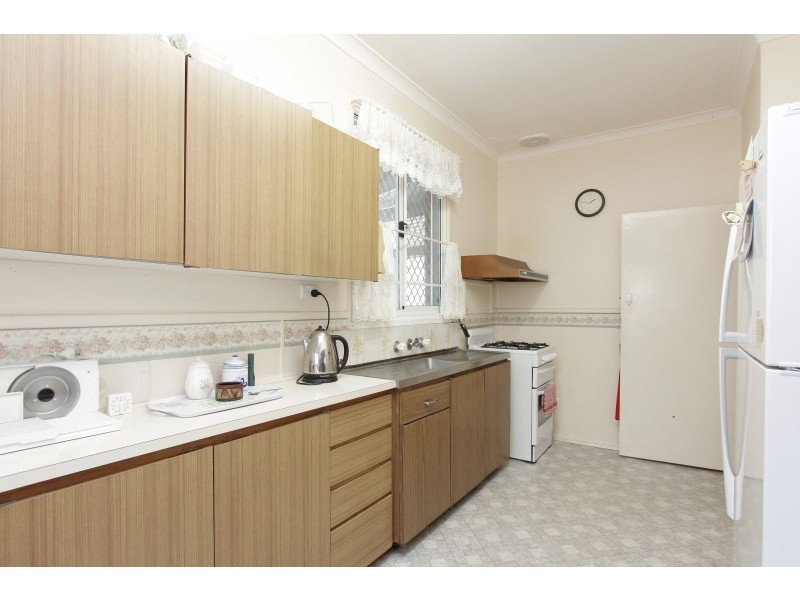 5 Clinton Avenue, St James WA 6102