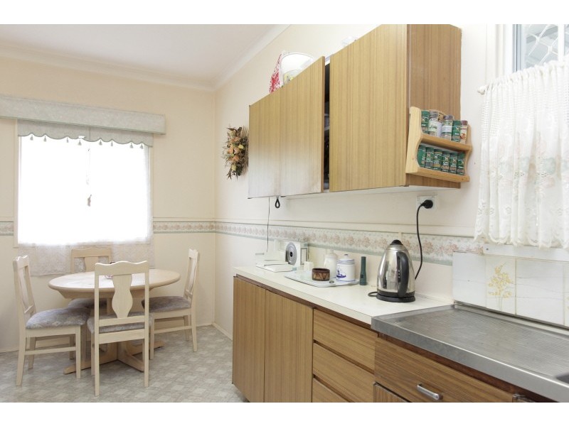 5 Clinton Avenue, St James WA 6102